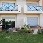 Spacious In 200 M² With Shared Pool شقة