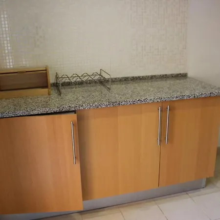 Spacious In 200 M² With Shared Pool البوفيرا