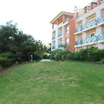 Spacious In 200 M² With Shared Pool Апартаменты
