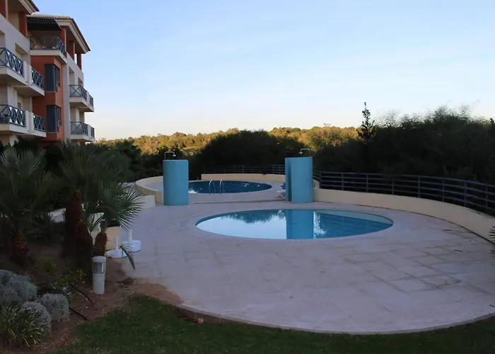 Apartment Spacious In 200 M² With Shared Pool Albufeira