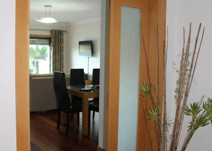 Spacious In 200 M² With Shared Pool Apartment