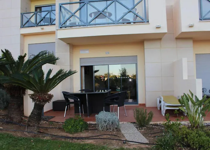 Apartment Spacious In 200 M² With Shared Pool Albufeira