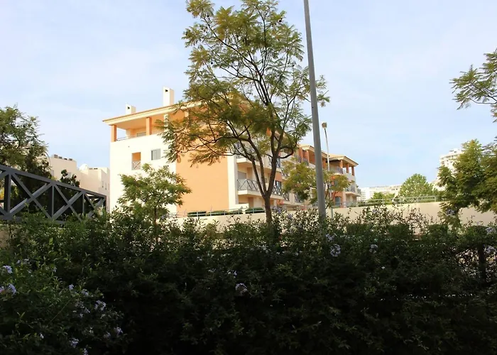 Apartment Spacious In 200 M² With Shared Pool Albufeira